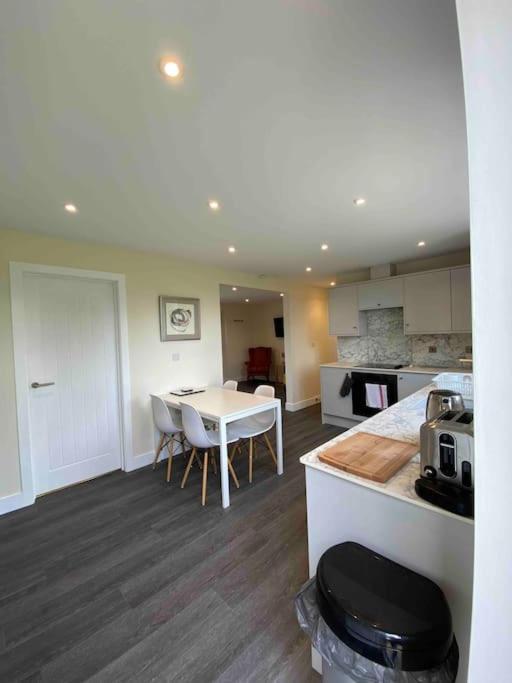 Larks Leaze Lodge, Steeple Ashton, Wiltshire Trowbridge Luaran gambar