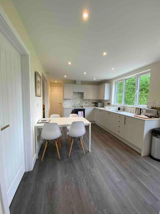 Larks Leaze Lodge, Steeple Ashton, Wiltshire Trowbridge Luaran gambar