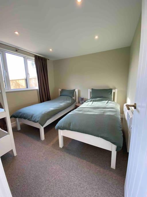 Larks Leaze Lodge, Steeple Ashton, Wiltshire Trowbridge Luaran gambar